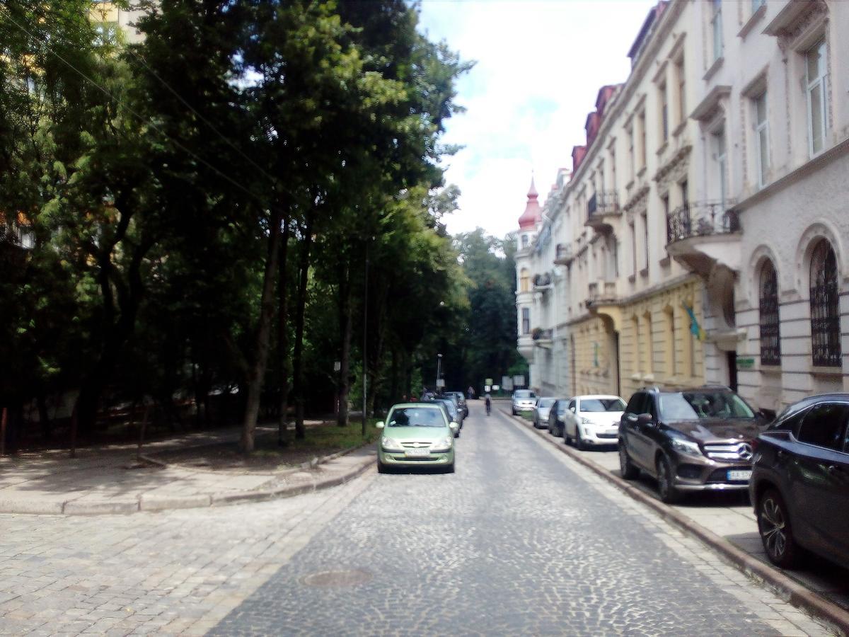 The Georgehouse Hostel Lviv Exterior photo